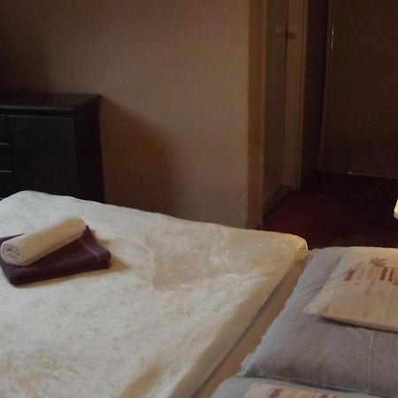 Alabastrom Panzio Es Etterem Bed & Breakfast โบกาช ภายนอก รูปภาพ