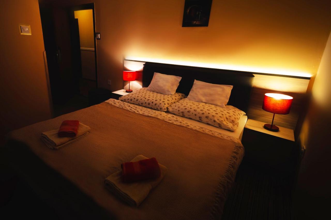 Alabastrom Panzio Es Etterem Bed & Breakfast โบกาช ภายนอก รูปภาพ
