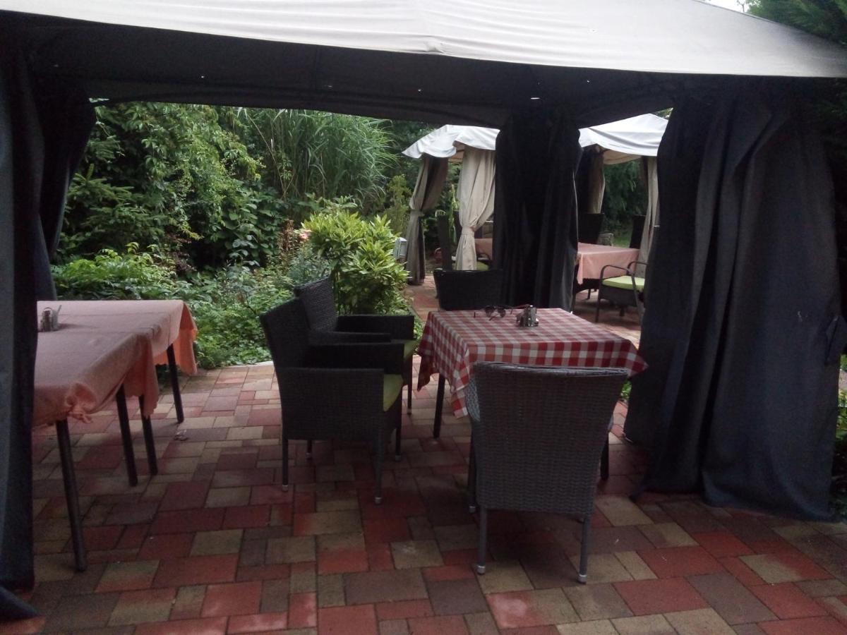 Alabastrom Panzio Es Etterem Bed & Breakfast โบกาช ภายนอก รูปภาพ
