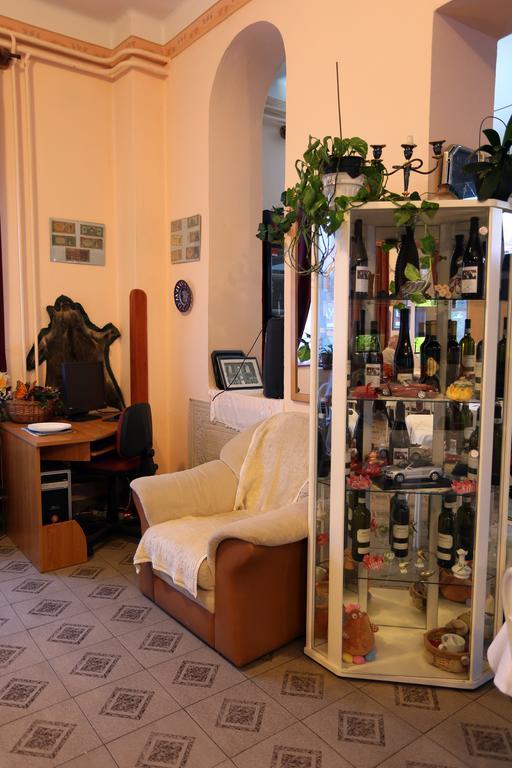 Alabastrom Panzio Es Etterem Bed & Breakfast โบกาช ภายนอก รูปภาพ