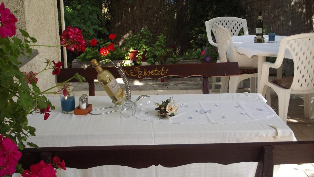 Alabastrom Panzio Es Etterem Bed & Breakfast โบกาช ภายนอก รูปภาพ