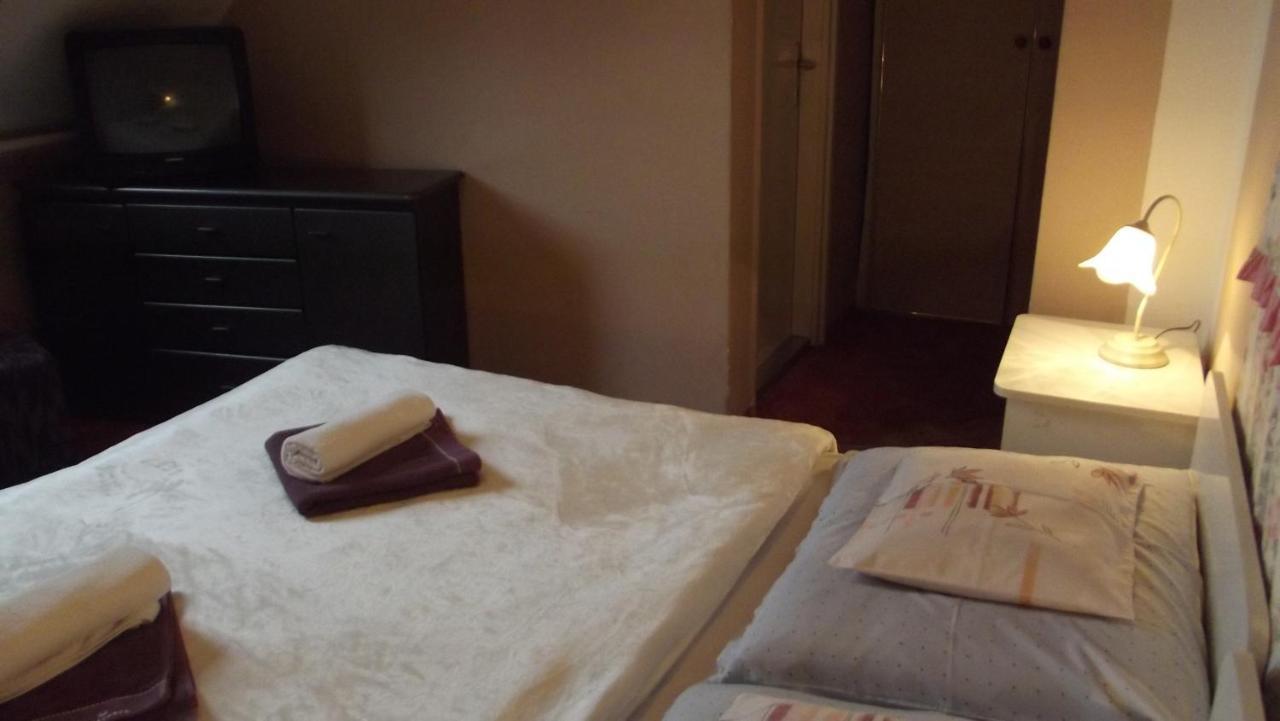 Alabastrom Panzio Es Etterem Bed & Breakfast โบกาช ภายนอก รูปภาพ
